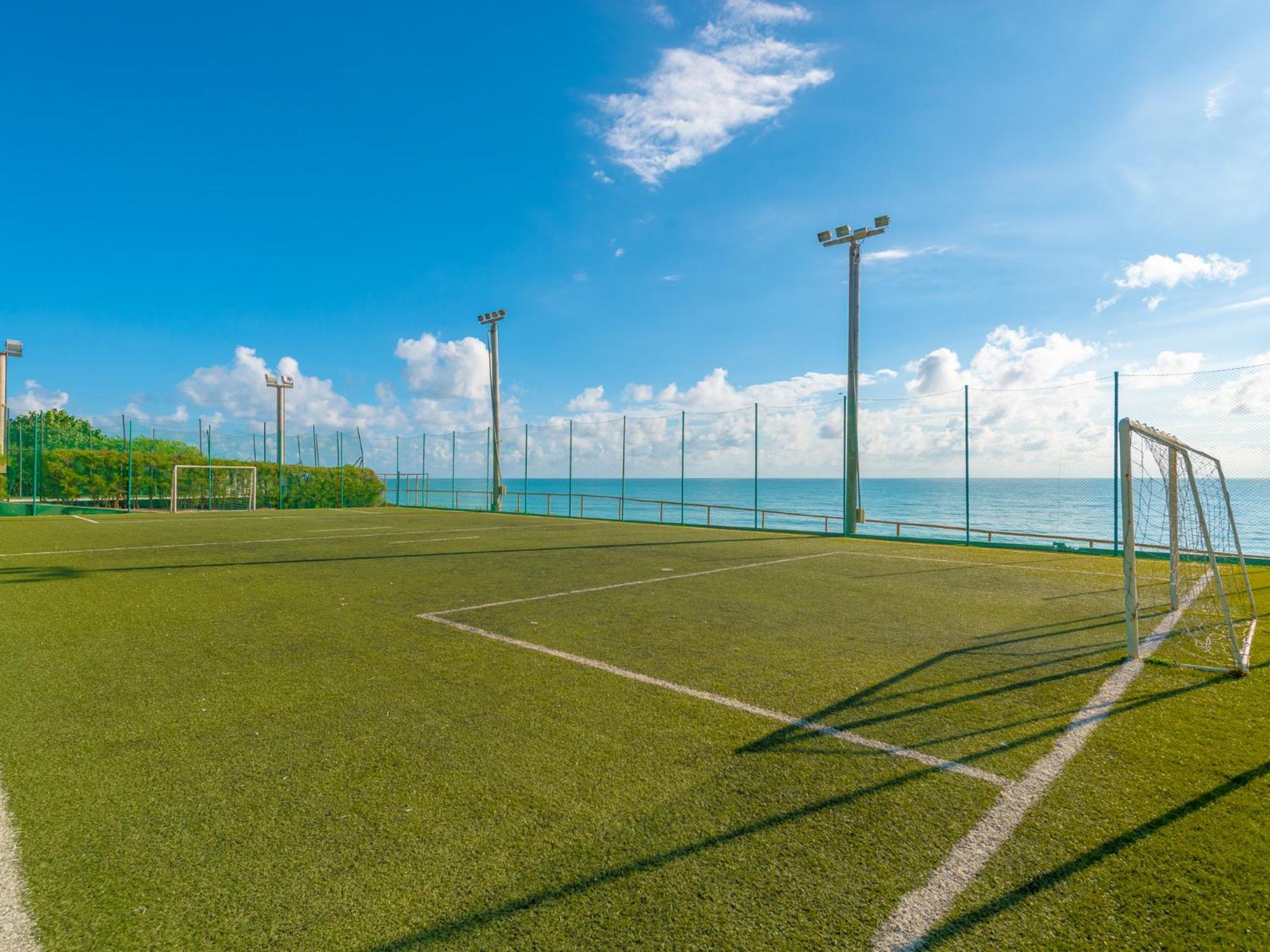 Ocean Palace All Inclusive Premium 纳塔耳 外观 照片 The football field at the resort